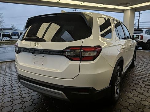 Used 2024 Honda Pilot EX-L image 5