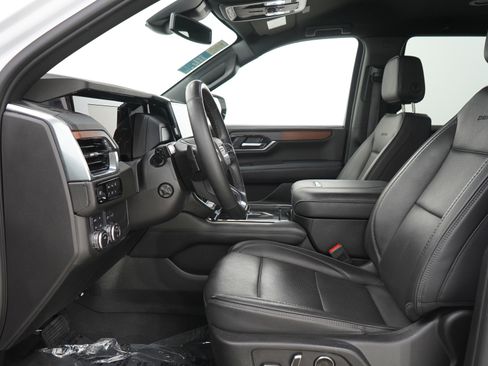 Used 2025 GMC Yukon Denali image 20