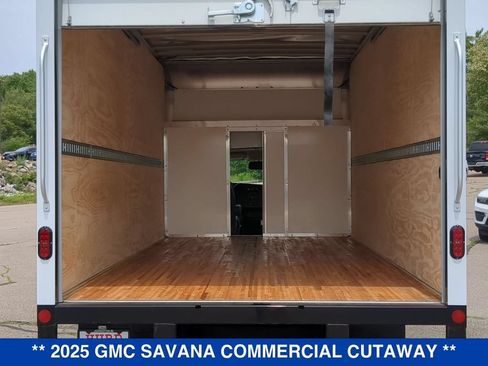 New 2025 GMC Savana 4500 w/ Power Convenience Package RWD image 5