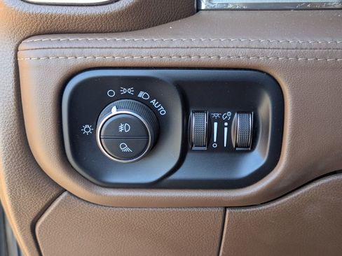 Used 2022 RAM 2500 Limited AWD/4WD image 27