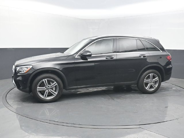Used 2022 Mercedes-Benz GLC 300 image 2