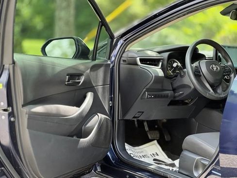 Used 2022 Toyota Corolla LE FWD image 9