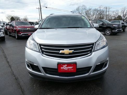 Used 2017 Chevrolet Traverse LT w/ Traveler's Package image 9