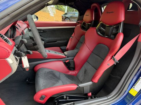Used 2021 Porsche 718 Boxster Spyder RWD image 17