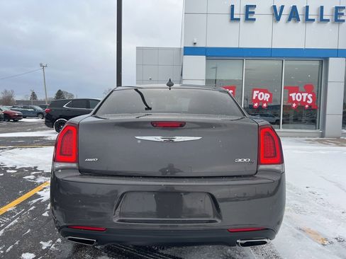 Used 2019 Chrysler 300 S image 6