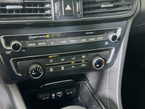 Used 2019 Kia Optima LX image 22