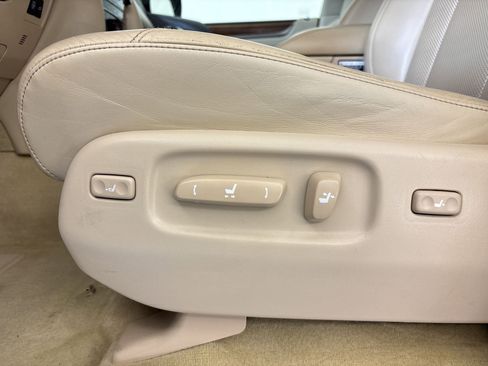 Used 2020 Lexus LX 570 4WD w/ Luxury Package image 13