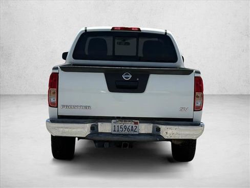Used 2016 Nissan Frontier SV RWD image 6