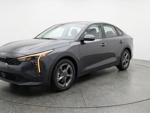Used 2025 Kia K4 FWD image 3