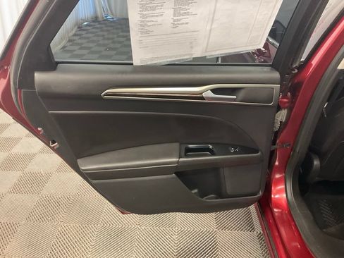 Used 2014 Ford Fusion SE w/ Equipment Group 502A FWD image 21