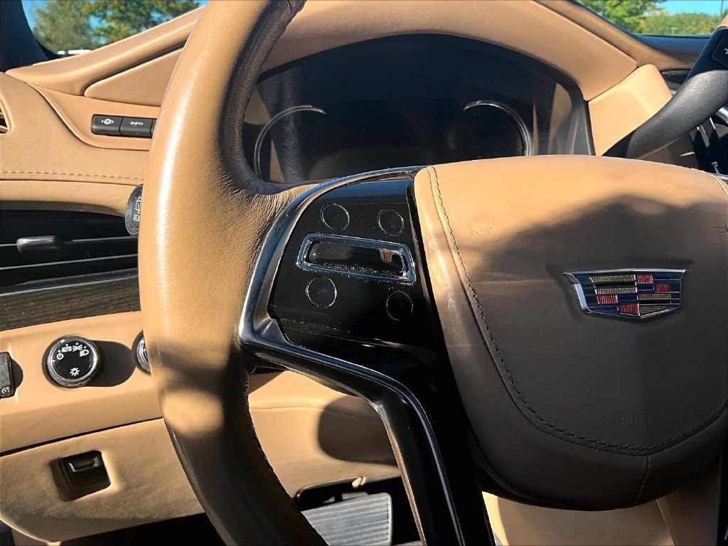 Used 2018 Cadillac Escalade ESV Platinum AWD/4WD image 17