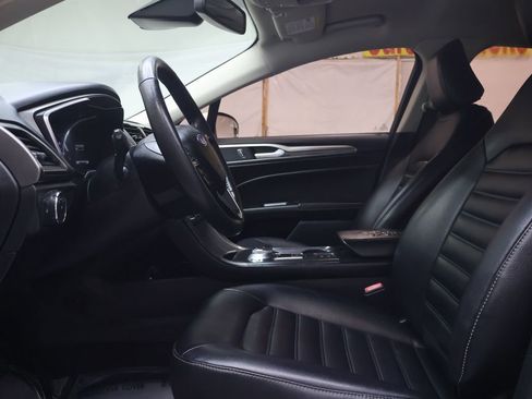 Used 2020 Ford Fusion SEL FWD image 16