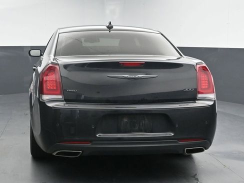 Used 2022 Chrysler 300 Touring L w/ Comfort Group AWD/4WD image 7