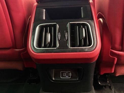 Used 2023 Maserati Grecale Modena AWD/4WD image 38