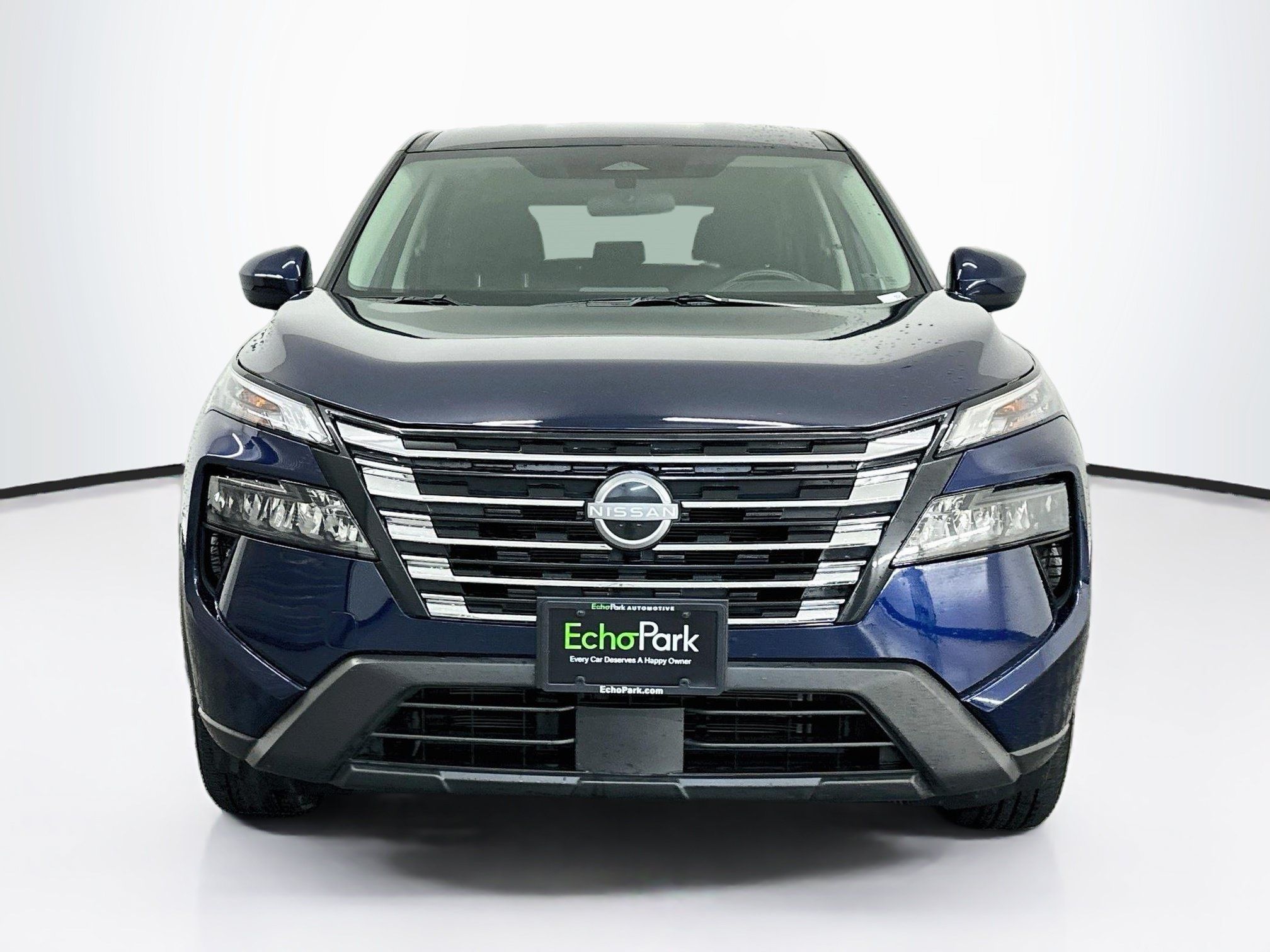 Used 2025 Nissan Rogue SV AWD/4WD image 2