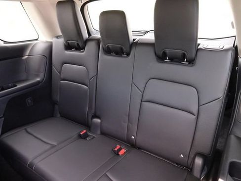 Certified 2025 Nissan Pathfinder SL AWD/4WD image 11