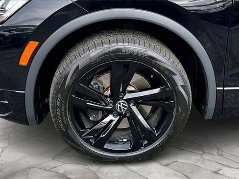 Used 2024 Volkswagen Tiguan SE R-Line w/ MDO Package, Two-Row image 8