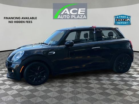 Used 2018 MINI Cooper 2-Door Hardtop w/ Signature Line Package image 2