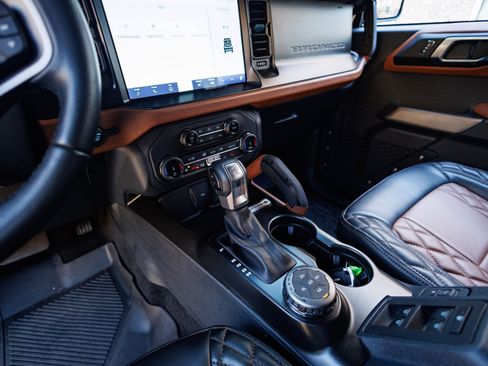 Used 2022 Ford Bronco Wildtrak image 33