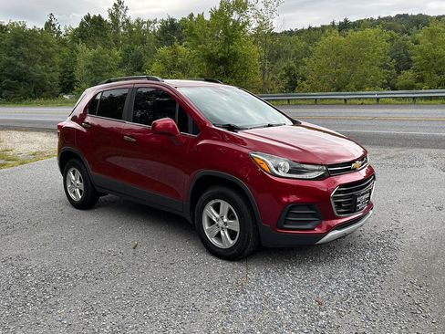 Used 2018 Chevrolet Trax LT w/ Driver Confidence Package AWD/4WD image 9