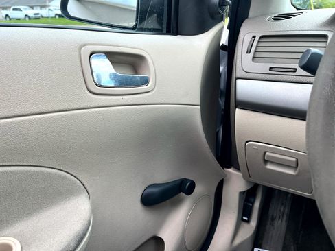 Used 2007 Chevrolet Cobalt LS w/ Enhanced Safety Package image 12