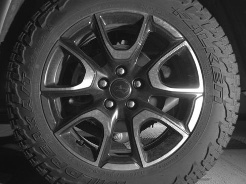 Used 2025 Jeep Compass Trailhawk AWD/4WD image 14