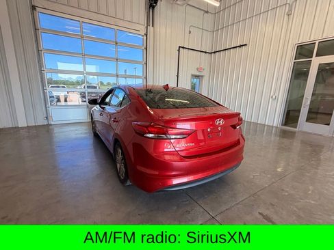 Used 2017 Hyundai Elantra SE FWD image 3
