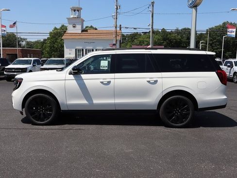New 2025 Ford Expedition Max Platinum w/ Stealth Appearance Package image 18