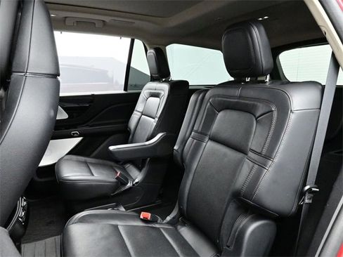 Used 2021 Lincoln Aviator Reserve w/ Equipment Group 202A image 11