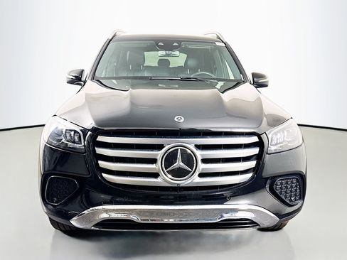 Used 2025 Mercedes-Benz GLS 450 4MATIC image 2