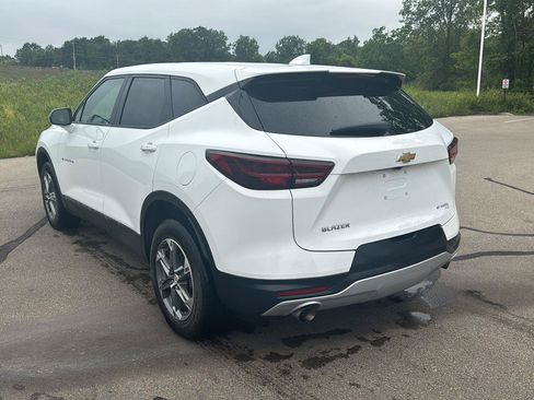 Used 2023 Chevrolet Blazer LT FWD image 3