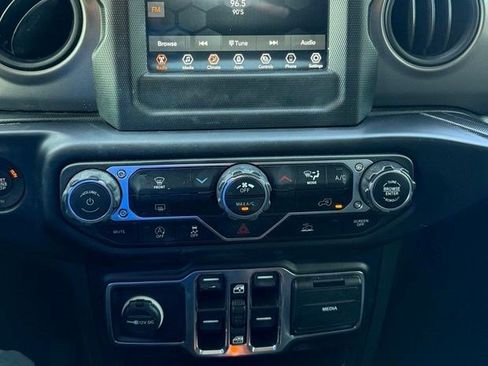 Used 2022 Jeep Wrangler Unlimited Sport AWD/4WD image 7