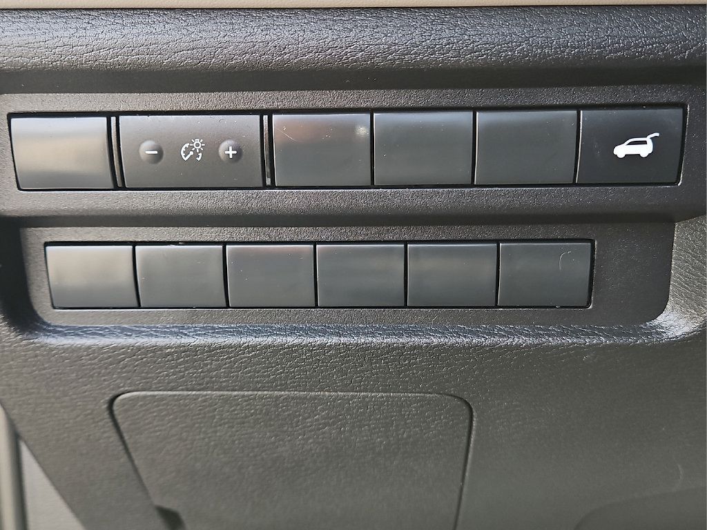 Used 2025 Mitsubishi Outlander SE AWD/4WD image 21