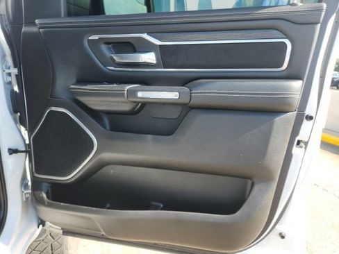 Used 2023 RAM 1500 Laramie AWD/4WD image 18