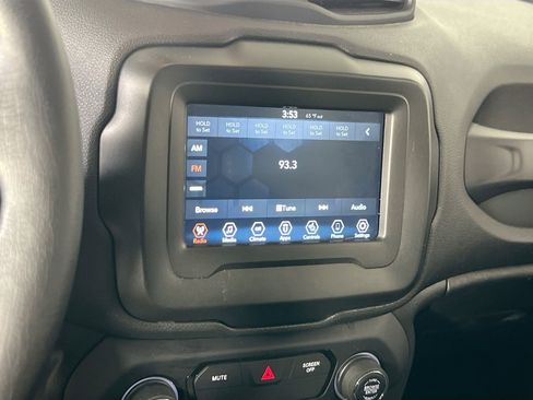 Used 2019 Jeep Renegade Altitude w/ Quick Order Package 2XM image 13