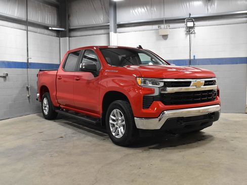 Used 2022 Chevrolet Silverado 1500 LT AWD/4WD image 28