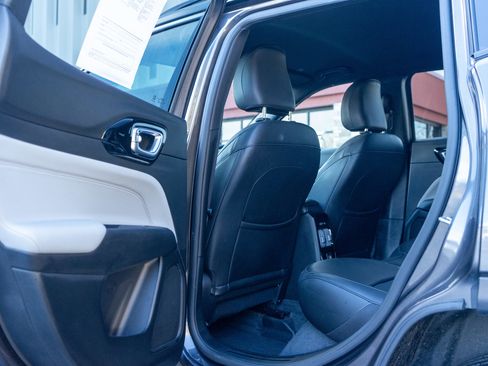 Used 2023 Jeep Compass Limited image 26