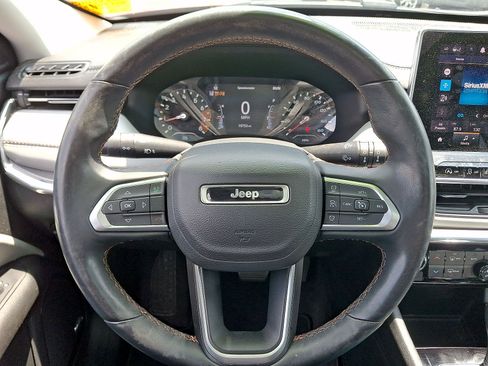 Used 2022 Jeep Compass Limited w/ Sun and Sound Group AWD/4WD image 16