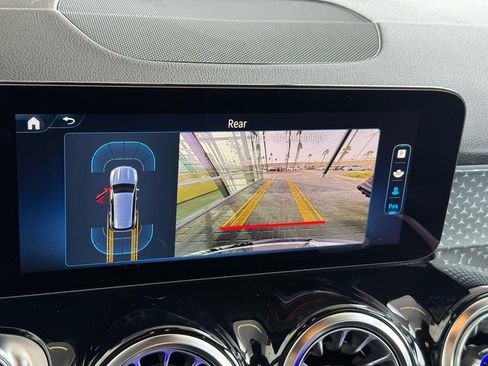 Certified 2024 Mercedes-Benz GLB 250 image 31