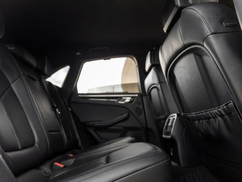 Certified 2023 Porsche Macan AWD/4WD image 40