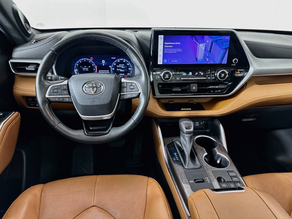 Certified 2023 Toyota Highlander Platinum FWD image 23