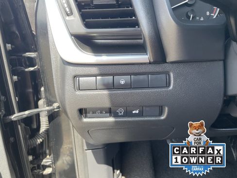 Used 2025 Nissan Rogue SV FWD image 32
