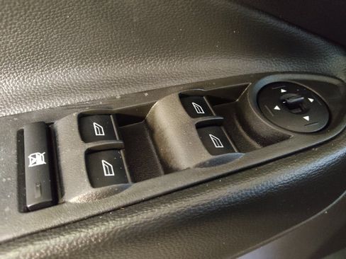 Used 2017 Ford Escape S FWD image 27