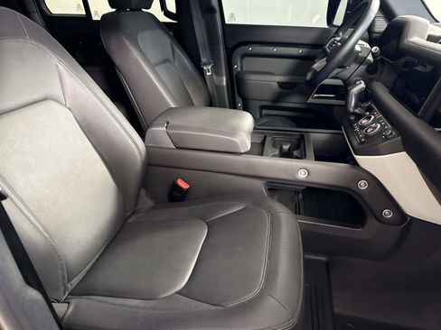 Used 2024 Land Rover Defender 110 X-Dynamic SE AWD/4WD image 10