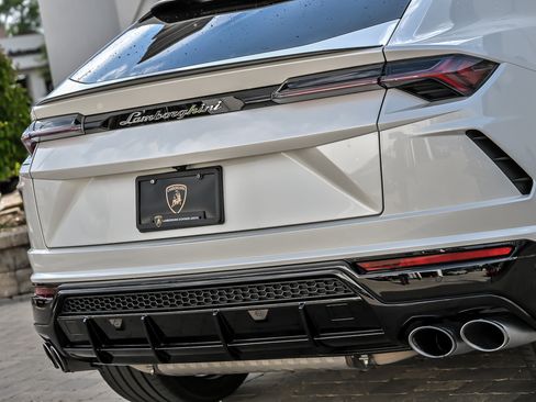 Used 2022 Lamborghini Urus AWD/4WD image 18