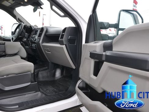 Used 2022 Ford F250 XL w/ Power Equipment Group AWD/4WD image 17