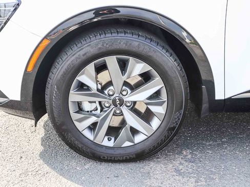 Used 2024 Kia Sportage SX image 12