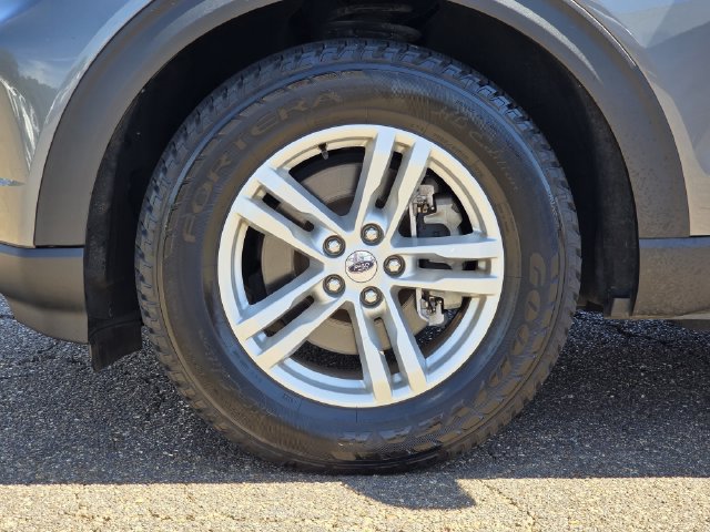 Used 2023 Ford Explorer XLT RWD image 33
