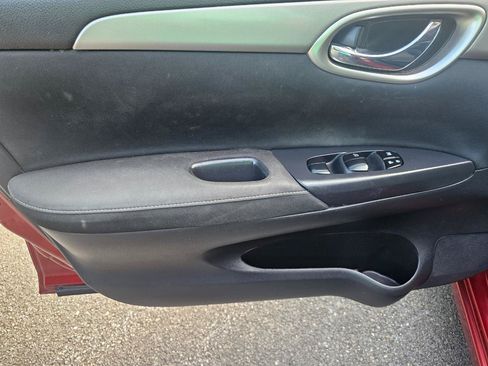 Used 2015 Nissan Sentra SV FWD image 28