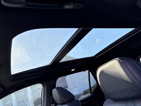 Used 2025 Honda Pilot Black Edition image 19